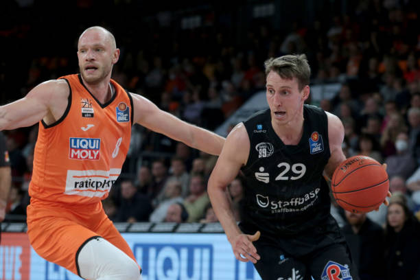 罗体：拿到前四尤文也可能卖加蒂等人 伊尔迪兹联系门德斯推动转会.