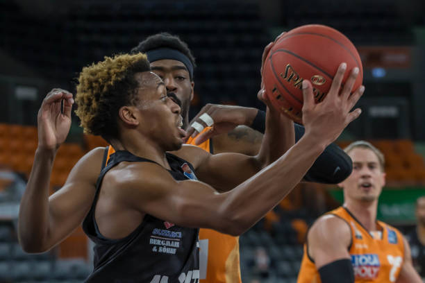 队的对决中 队的对决中